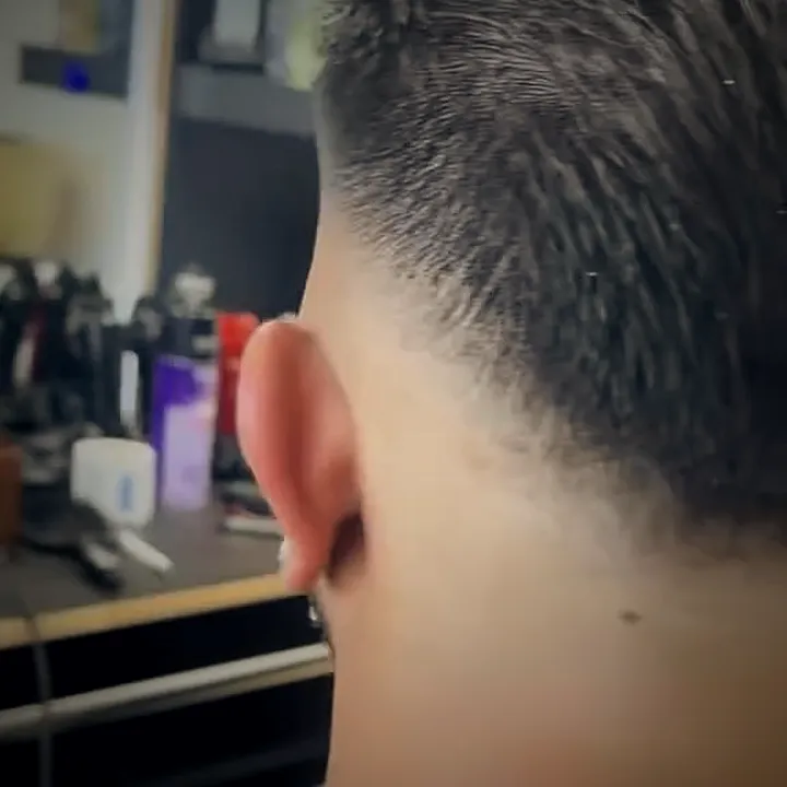 Taper at the neckline